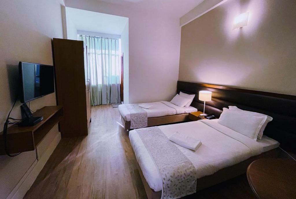 Hotel Tragopan Dimāpur Esterno foto